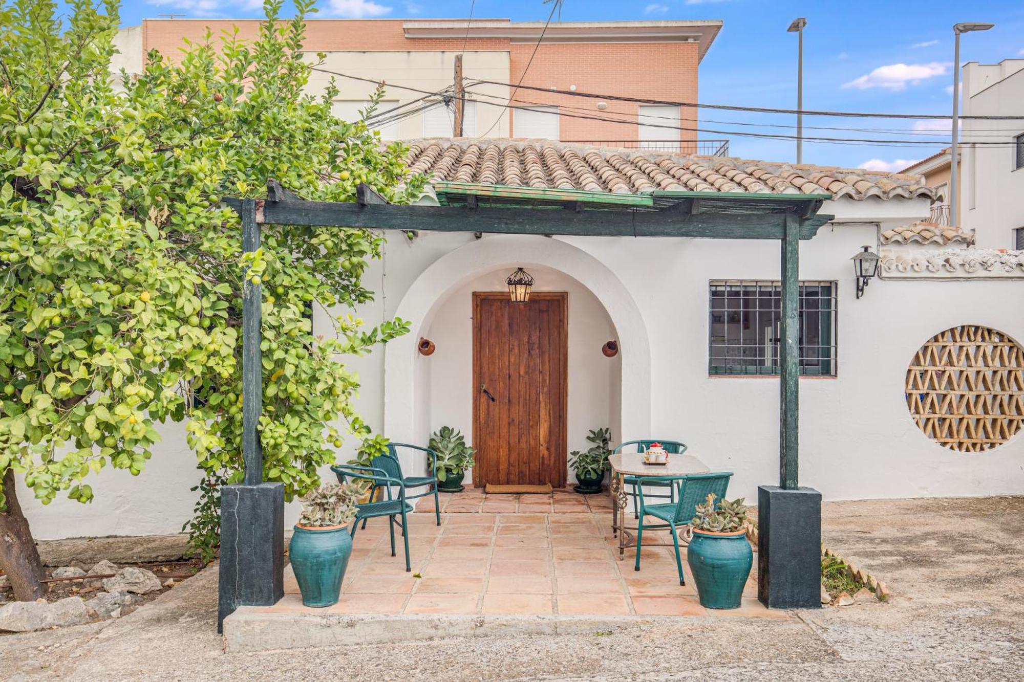 -Iponubahomes- Centrica Casa Con Jardin Y Chimenea บาเอนา ภายนอก รูปภาพ